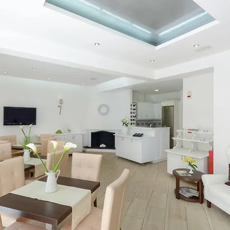 Hotel Adriani 2*