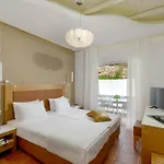 Adriani 4*