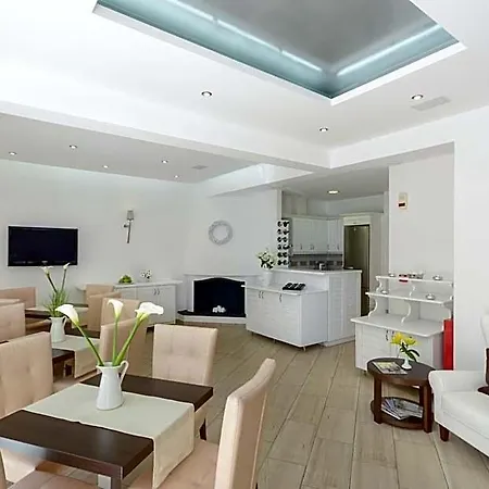 Adriani 4*